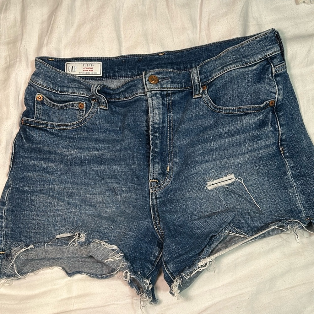 GAP HIGH RISE SHORTS